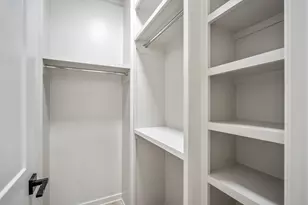 2042 W Tidwell Rd, Houston, TX 77091 - Photo 22