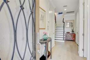 827 Dunleigh Meadows Ln Ln, Houston, TX 77055 - Photo 4