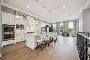 827 Dunleigh Meadows Ln Ln, Houston, TX 77055 - Photo 10