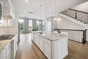 827 Dunleigh Meadows Ln Ln, Houston, TX 77055 - Photo 8