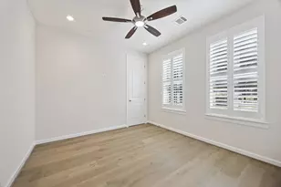 827 Dunleigh Meadows Ln Ln, Houston, TX 77055 - Photo 6