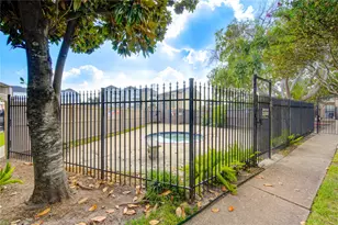 2120 Wilcrest Dr, Houston, TX 77042 - Photo 24