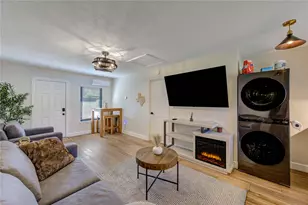 3201 Westridge St, Houston, TX 77025 - Photo 2