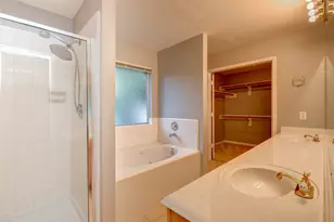 2114 Whirlaway Dr, Stafford, TX 77477 - Photo 24