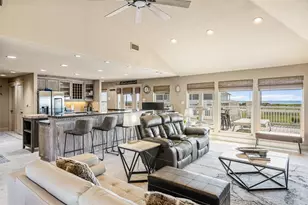 804 Sombrero Dr, Crystal Beach, TX 77650 - Photo 6