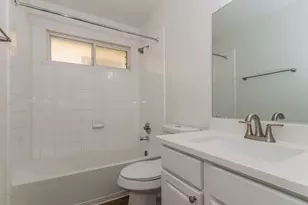 2406 Glenholly Park Dr, Sugar Land, TX 77498 - Photo 16