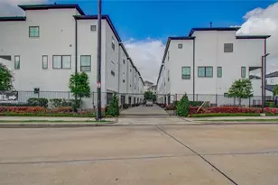 2818 Grand Fountains Dr, Houston, TX 77054 - Photo 34