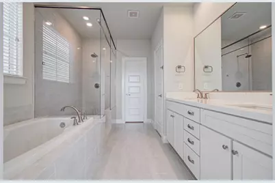 2818 Grand Fountains Drive #B, Houston, TX 77054 - Photo 20