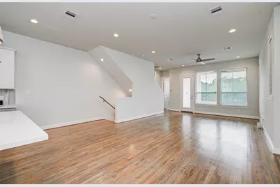 2818 Grand Fountains Drive #B, Houston, TX 77054 - Photo 12