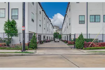 2818 Grand Fountains Drive #B, Houston, TX 77054 - Photo 34