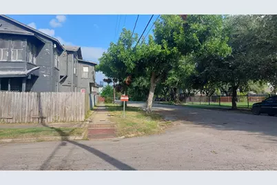 202 Grace Street #4, Houston, TX 77003 - Photo 4