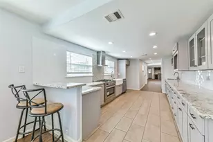 7341 Oak Hill Dr, Houston, TX 77087 - Photo 32