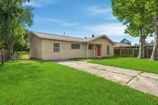 303 Brown Dr, Pasadena, TX 77506 - Photo 1