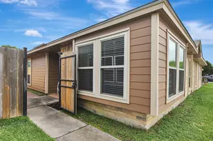 10038 Woodico Ct, Houston, TX 77038 - Photo 4