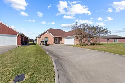 4085 Lake Arthur Drive, Port Arthur, TX 77642 - Photo 2