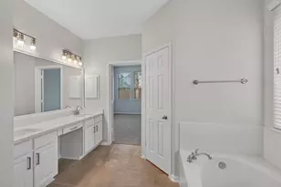 22 Frontera Cir, The Woodlands, TX 77382 - Photo 28
