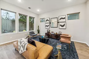 810 Glowing Dawn Dr, Houston, TX 77018 - Photo 6