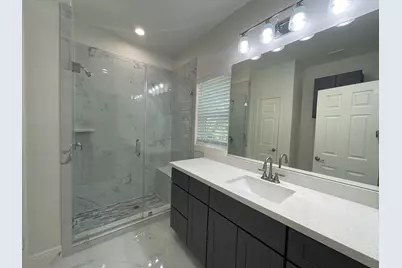 4913 Southwind Street #B, Houston, TX 77033 - Photo 8