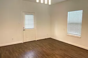 4913 Southwind St, Houston, TX 77033 - Photo 14