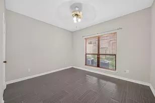 8100 Cambridge St, Houston, TX 77054 - Photo 18