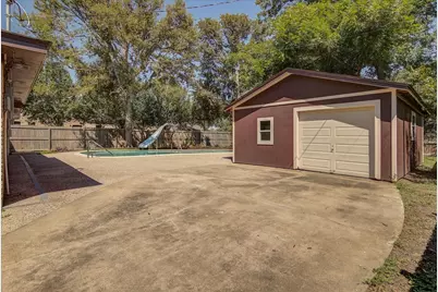 332 Crestwood Street, Clute, TX 77531 - Photo 30