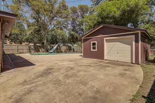 332 Crestwood St, Clute, TX 77531 - Photo 30