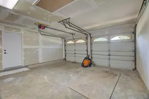 332 Crestwood St, Clute, TX 77531 - Photo 36