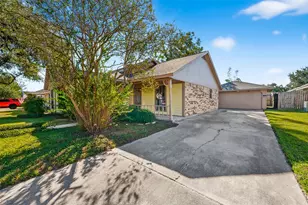 405 Tudor Ct, Deer Park, TX 77536 - Photo 4