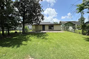 2066 Earl St, Beaumont, TX 77703 - Photo 18