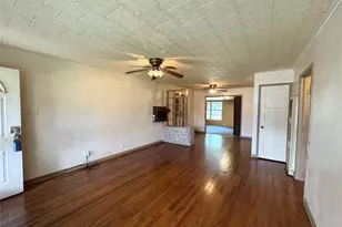 2066 Earl St, Beaumont, TX 77703 - Photo 4