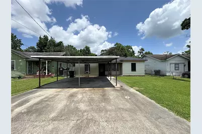2066 Earl Street, Beaumont, TX 77703 - Photo 2