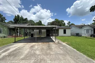 2066 Earl St, Beaumont, TX 77703 - Photo 2