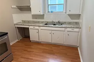 1215 8th St, Rosenberg, TX 77471 - Photo 2