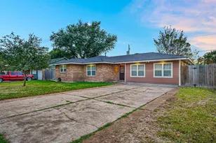 2516 Blueberry Ln, Pasadena, TX 77502 - Photo 2