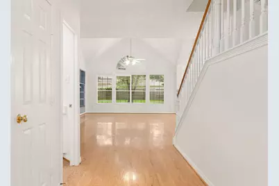 9423 Walnut Brook Court, Houston, TX 77040 - Photo 6