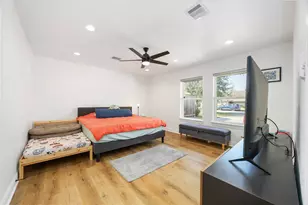 2011 De Milo Dr, Houston, TX 77018 - Photo 10