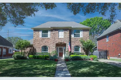 4631 Meadow Green Drive, Sugar Land, TX 77479 - Photo 2