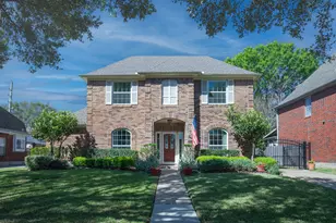 4631 Meadow Green Dr, Sugar Land, TX 77479 - Photo 2