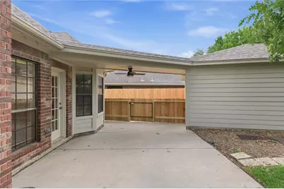 13615 Robin Hill Court, Houston, TX 77059 - Photo 12