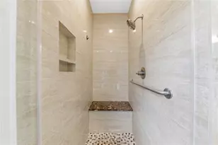 13615 Robin Hill Ct, Houston, TX 77059 - Photo 36