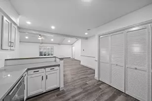 1714 Huge Oaks St, Houston, TX 77055 - Photo 12