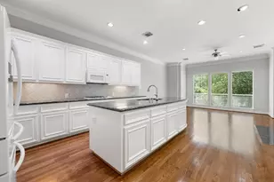 416 McGowen St, Houston, TX 77006 - Photo 10