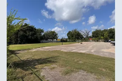 7151 Lawndale Street, Houston, TX 77023 - Photo 2