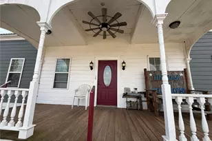 1094 N Von Minden St, La Grange, TX 78945 - Photo 2