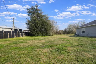 716 Willow Street, Baytown, TX 77520 - Photo 4