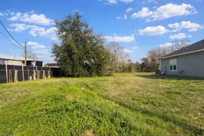 716 Willow Street, Baytown, TX 77520 - Photo 1