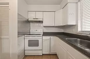 9201 Clarewood Dr, Houston, TX 77036 - Photo 10