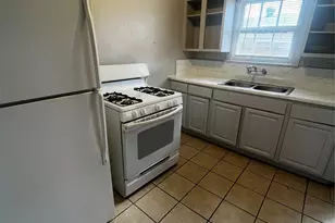 1711 W Main St, Houston, TX 77098 - Photo 8