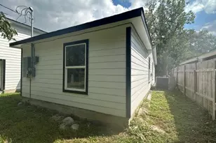 8433 Lenore St, Houston, TX 77017 - Photo 32