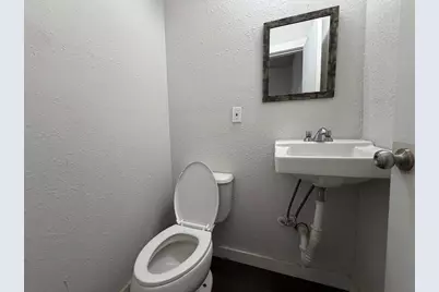1211 W Park Avenue #107, Orange, TX 77630 - Photo 2